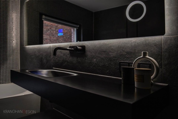 Black bathroom ideas
