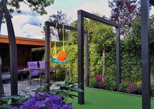 FAMILY FRIENDLY DESIGN OF GARDEN AND LIVING ROOM